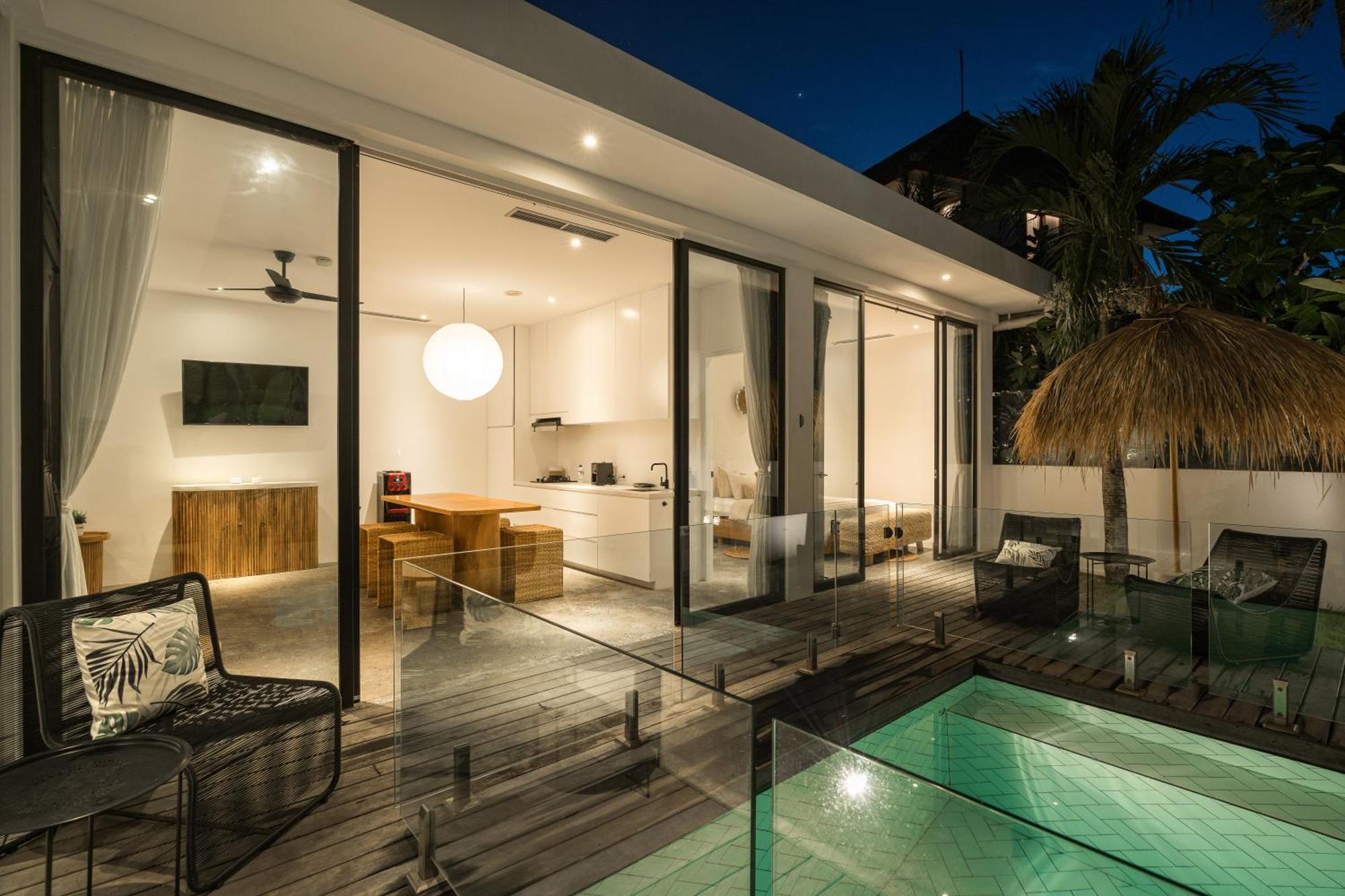 Reif 2 Canggu, Luxury Poolvilla, 2 Bedrooms, 100m2, Near Beach, & Quiet Location Canggu