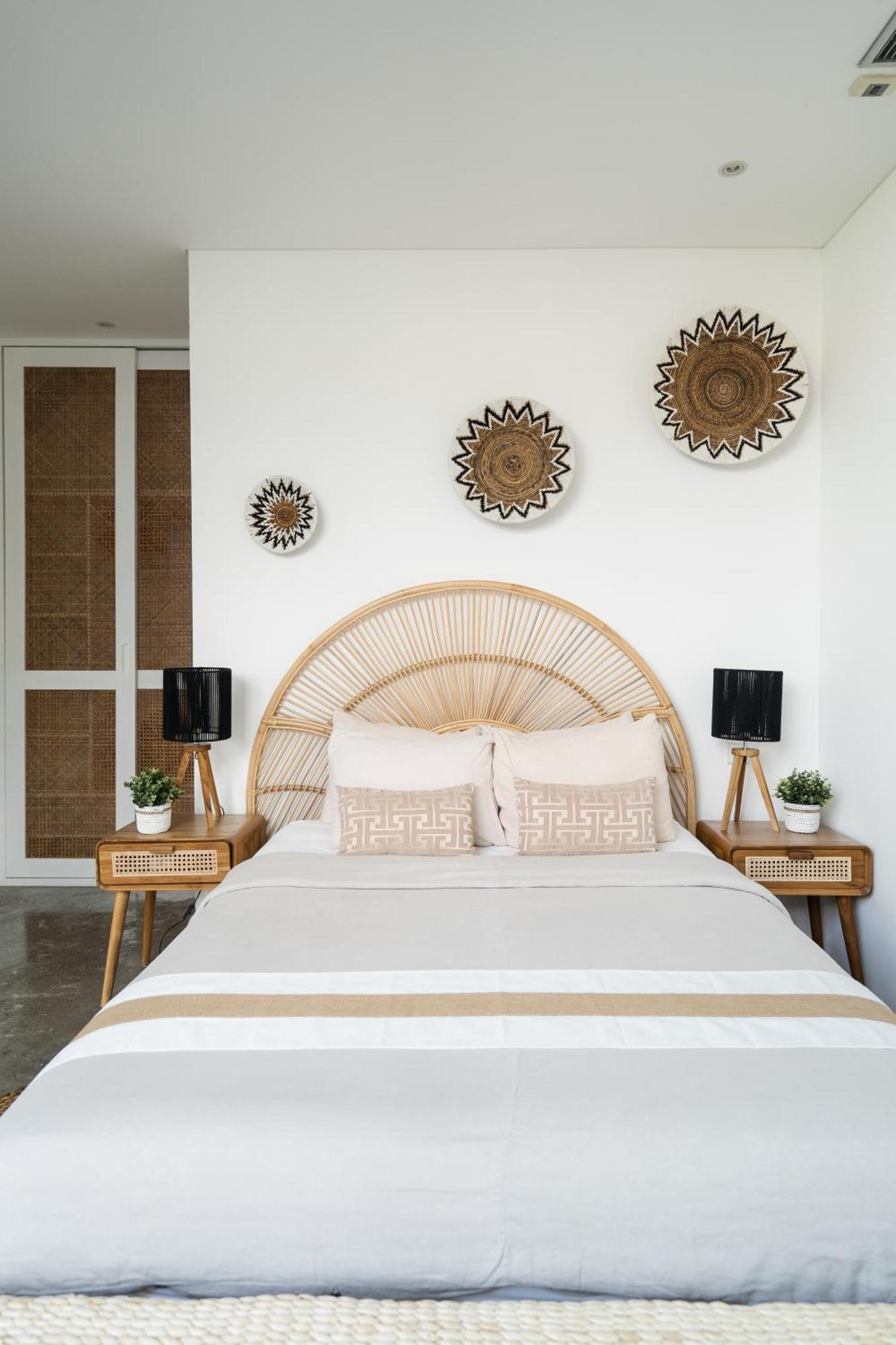 Villa Reif 2 Canggu, Luxury Poolvilla, 2 Bedrooms, 100m2, Near Beach, & Quiet Location *