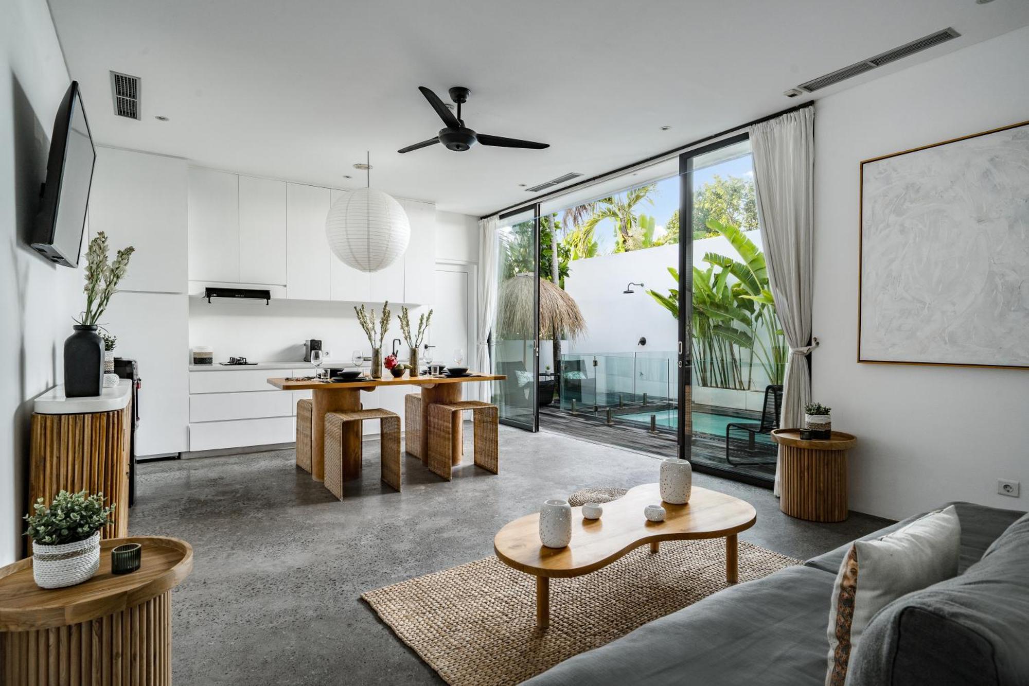 Reif 2 Canggu, Luxury Poolvilla, 2 Bedrooms, 100m2, Near Beach, & Quiet Location Villa *